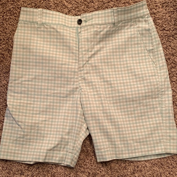 Nike Men's Checkered Golf Shorts in Green and White - Picture 1 of 4